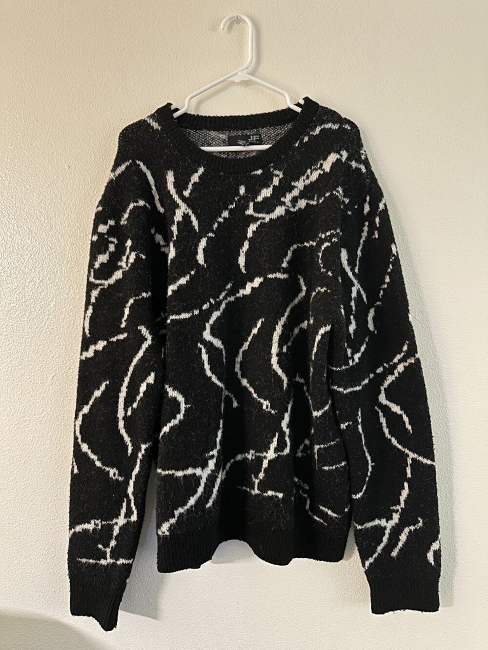 JF J. Ferrar XXL Men's Oversized Black Sweater w/ White Swirl/Stripe Pattern
